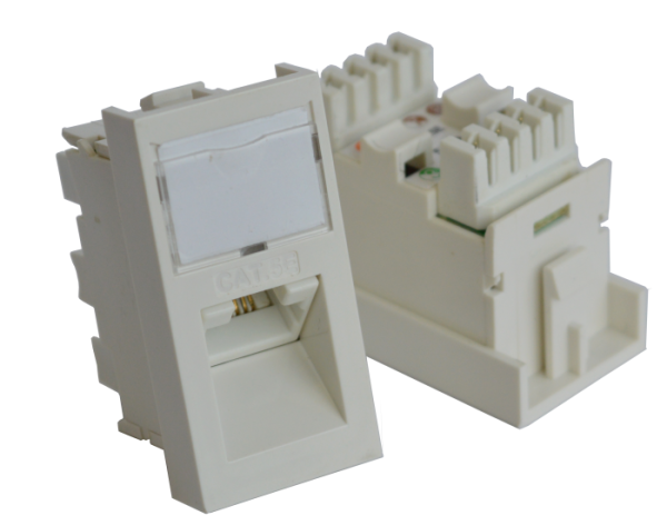 Вставка RJ-45 UTP Cat.5E, 22.5x45 мм угловая, с маркировкой, белая