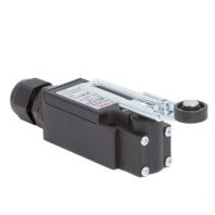 Концевой выключатель с двумя контактами, нормально открытый + нормально закрытый (NO+NC). С поворотным регулируемым рычажным роликом RAM block