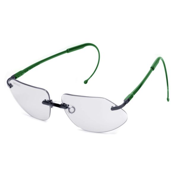 Спортивные очки с зеленым спортивным заушником Спортивные очки с зеленым спортивным заушником