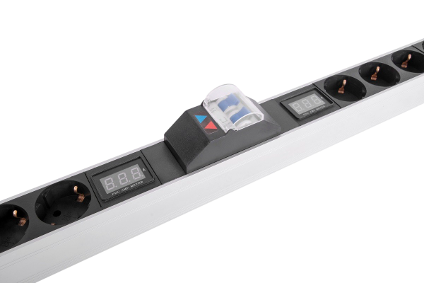 Верт блок розеток Rem-32, 2 контура по 1×16А, авт, амп, 10S, 6C19, 1820мм, колодка Верт блок розеток Rem-32, 2 контура по 1×16А, авт, амп, 10S, 6C19, 1820мм, колодка