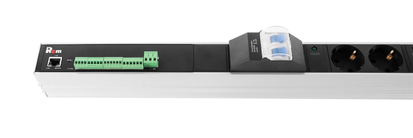 Упр. верт. блок розеток с монит. Rem-MC1 8х2 S, 32A, алюм., 42-48U, колодка Упр. верт. блок розеток с монит. Rem-MC1 8х2 S, 32A, алюм., 42-48U, колодка