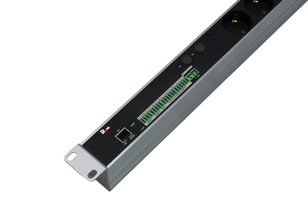 Упр. верт. блок розеток с монит. Rem-MC1 4x3 С13, 2x2 С19, 32A, алюм., 33-48U, колодка Упр. верт. блок розеток с монит. Rem-MC1 4x3 С13, 2x2 С19, 32A, алюм., 33-48U, колодка