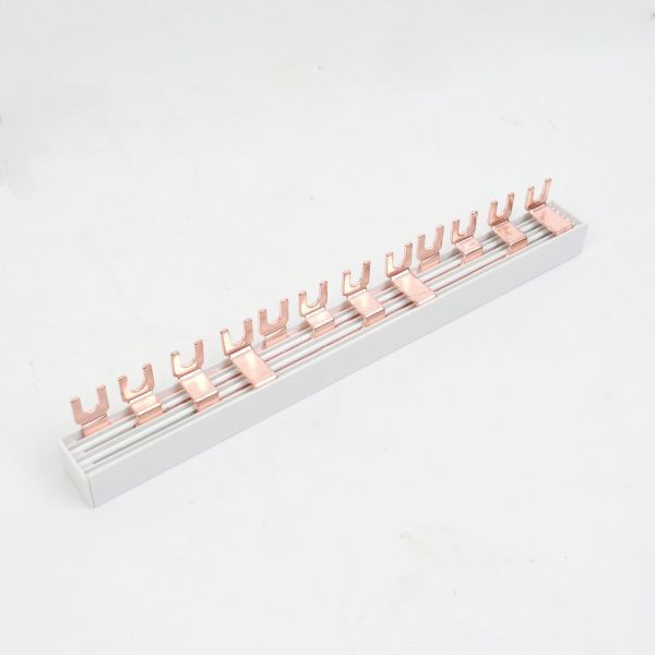 Соединительная шина BBS-MD63 типа FORK, 4 полюса, 14 присоединений, для модульной аппаратуры Соединительная шина BBS-MD63 типа FORK, 4 полюса, 14 присоединений, для модульной аппаратуры