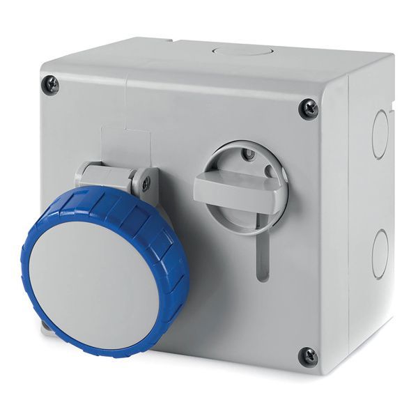 Розетка настенная с механической блокировкой и верхним расположением разъема IP67 16А 2P+E 230В Розетка настенная с механической блокировкой и верхним расположением разъема IP67 16А 2P+E 230В