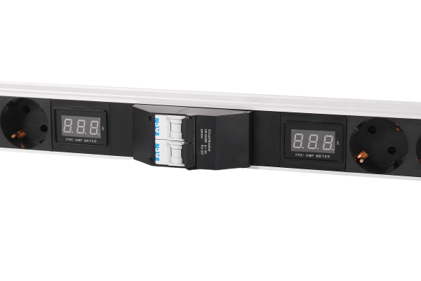 Верт блок розеток Rem-32, 1×32А, авт, амп, 24S, 1820мм, колодка Верт блок розеток Rem-32, 1×32А, авт, амп, 24S, 1820мм, колодка