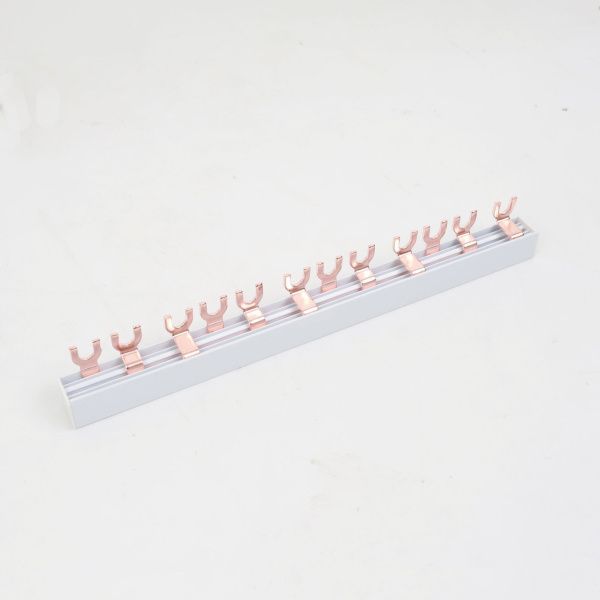 Соединительная шина BBS-MD63 типа FORK, 3 полюса, 18 присоединений, для модульной аппаратуры Соединительная шина BBS-MD63 типа FORK, 3 полюса, 18 присоединений, для модульной аппаратуры