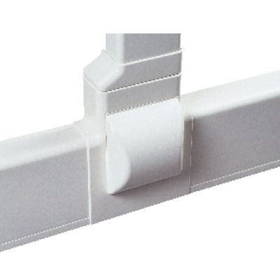 Тройник для плинтусного короба 100х40 мм с отводом на короб 90х40 мм, белый Тройник для плинтусного короба 100х40 мм с отводом на короб 90х40 мм, белый