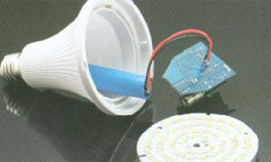 Лампа светодиодная c Li-ion аккумулятором SKAT LED-220 E27. Изображение 1 Стандартный width=